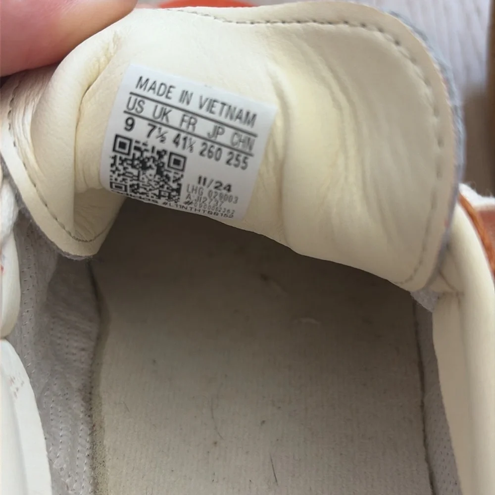 Women’s Adidas orange sambas - Picture 6 of 6